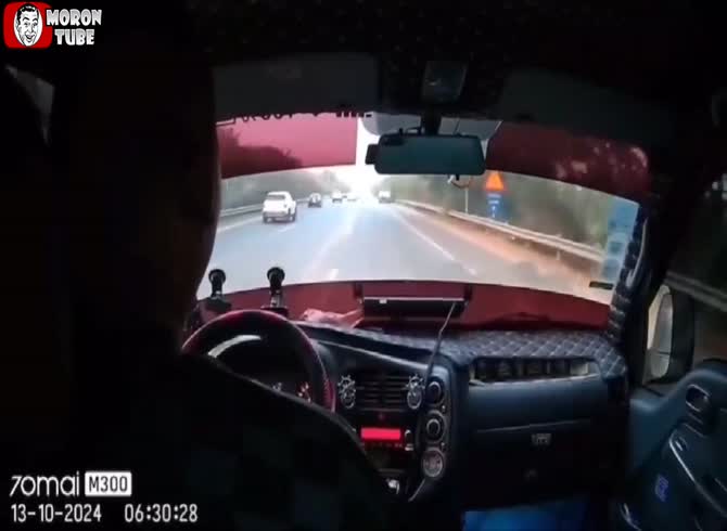 Video :This motorist falls asleep behind the wheel and finishes poorly
